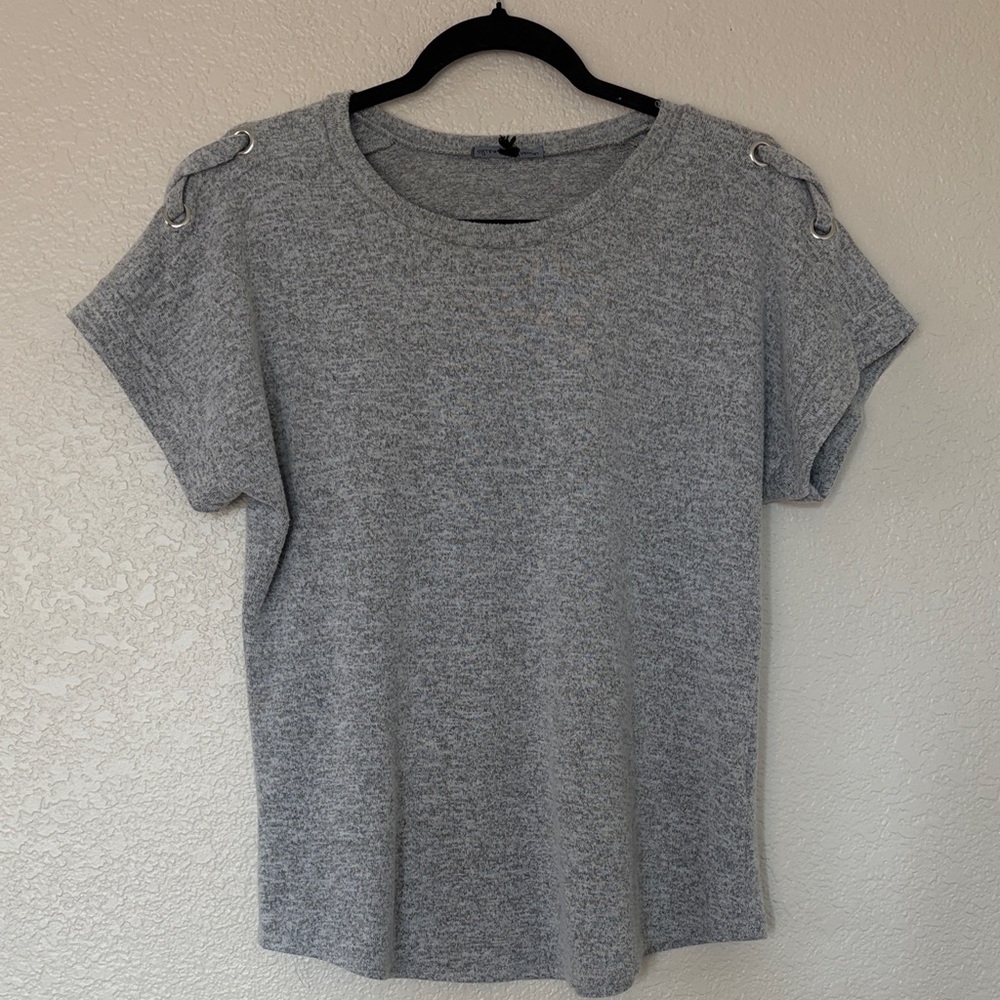 Women's Gray Short Sleeve Grommet Shoulder Tee